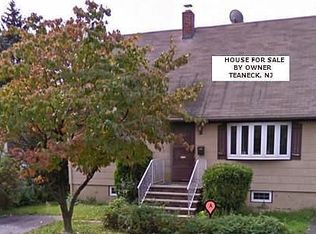 300 Hemlock Ter, Teaneck, NJ 07666