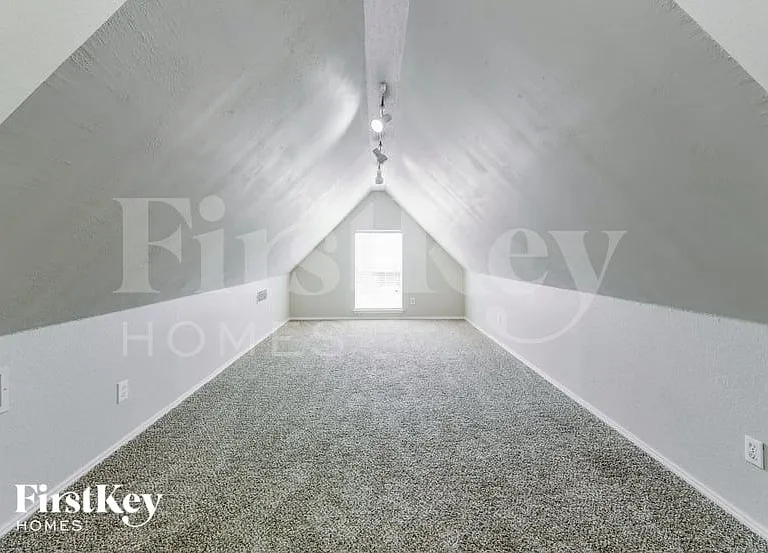 6733 Lucas Ln — Photo 11