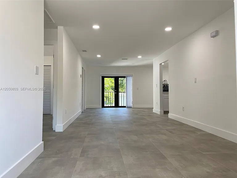 3626 SW 16th St #3626 — Photo 2