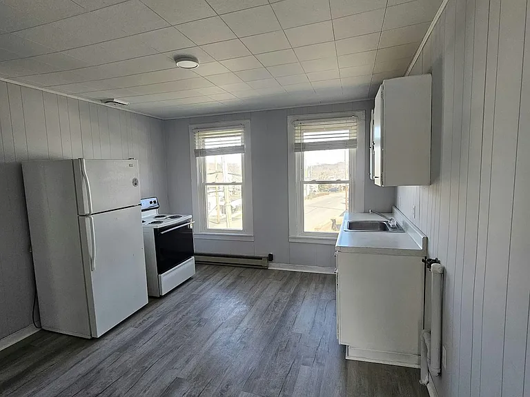 235 Ziegler St #237 — Photo 2