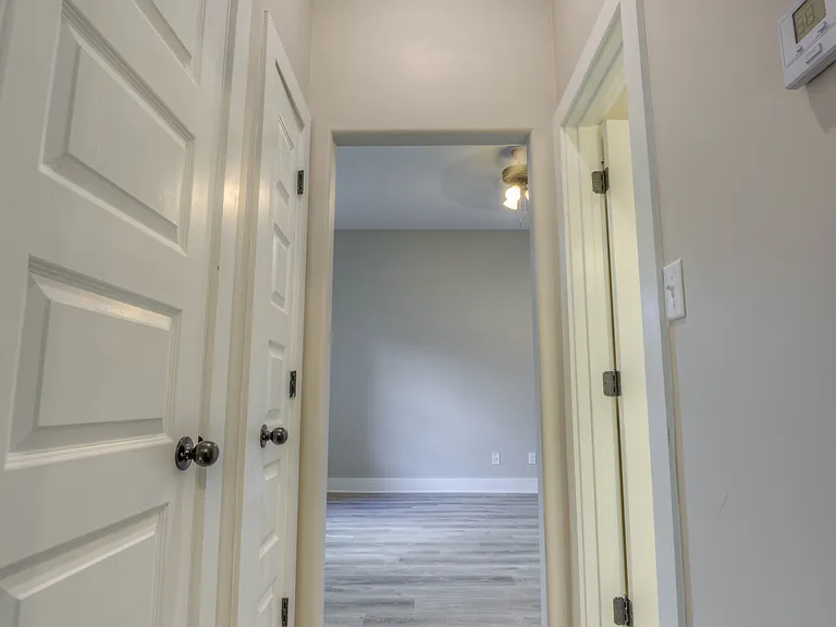 1807 Jackson Ave — Photo 7
