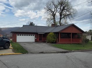 1 Goff St, Elkins, WV 26241