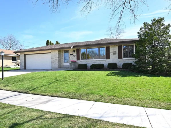 5422 Meadow DRIVE, Greendale, WI 53129