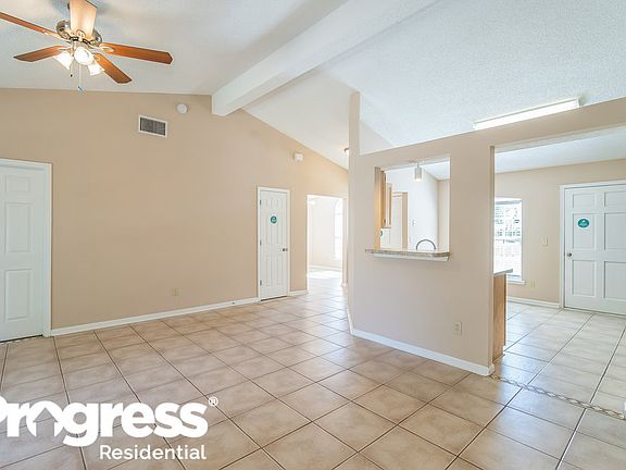 3rd image of 7995 N Mactavish Way