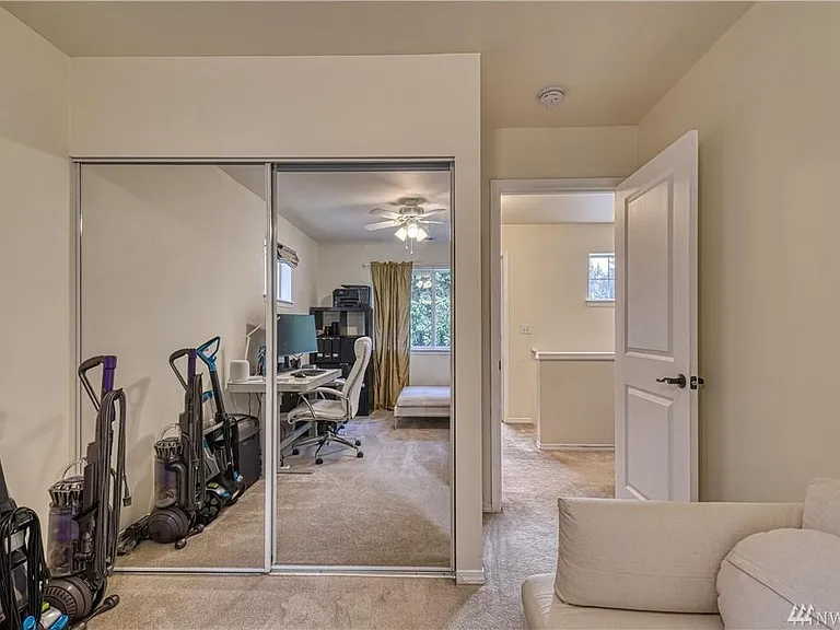1180 Hudson St — Photo 15