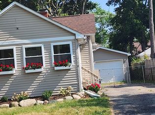 734 Ingleside Ave, Flint, MI 48507