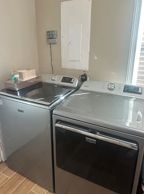 3 bed, 864 sqft, $2,200 — Photo 2