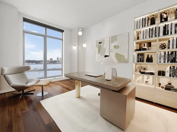 50 Riverside Boulevard image 6 of 16