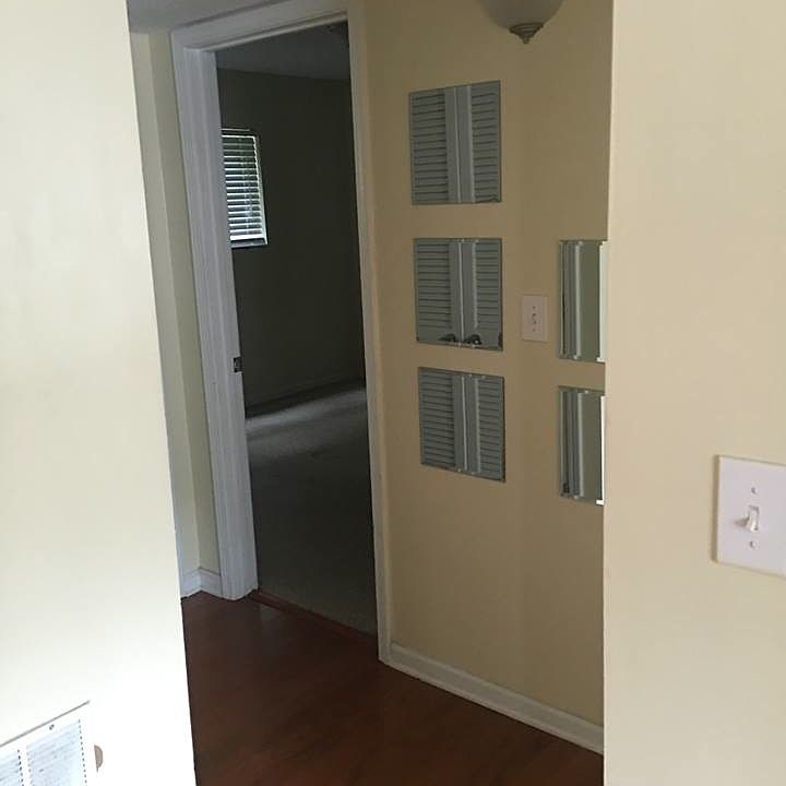 2nd image of 3665 Chestnut Dr APT D4
