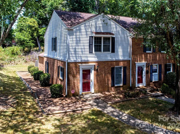 1809 Sabrina Ct, Charlotte, NC 28210