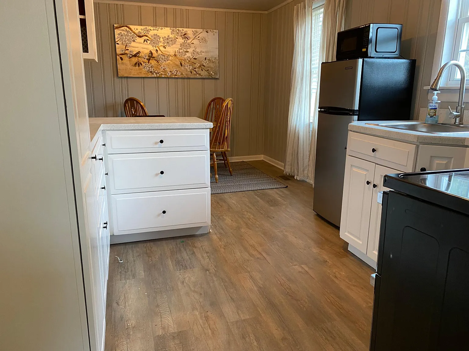 2 bed, 937 sqft, $2,400 — Photo 4