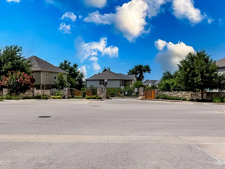 14314 McCoy Loop — Photo 39