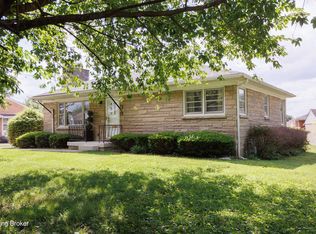 905 High School Dr, Louisville, KY 40219