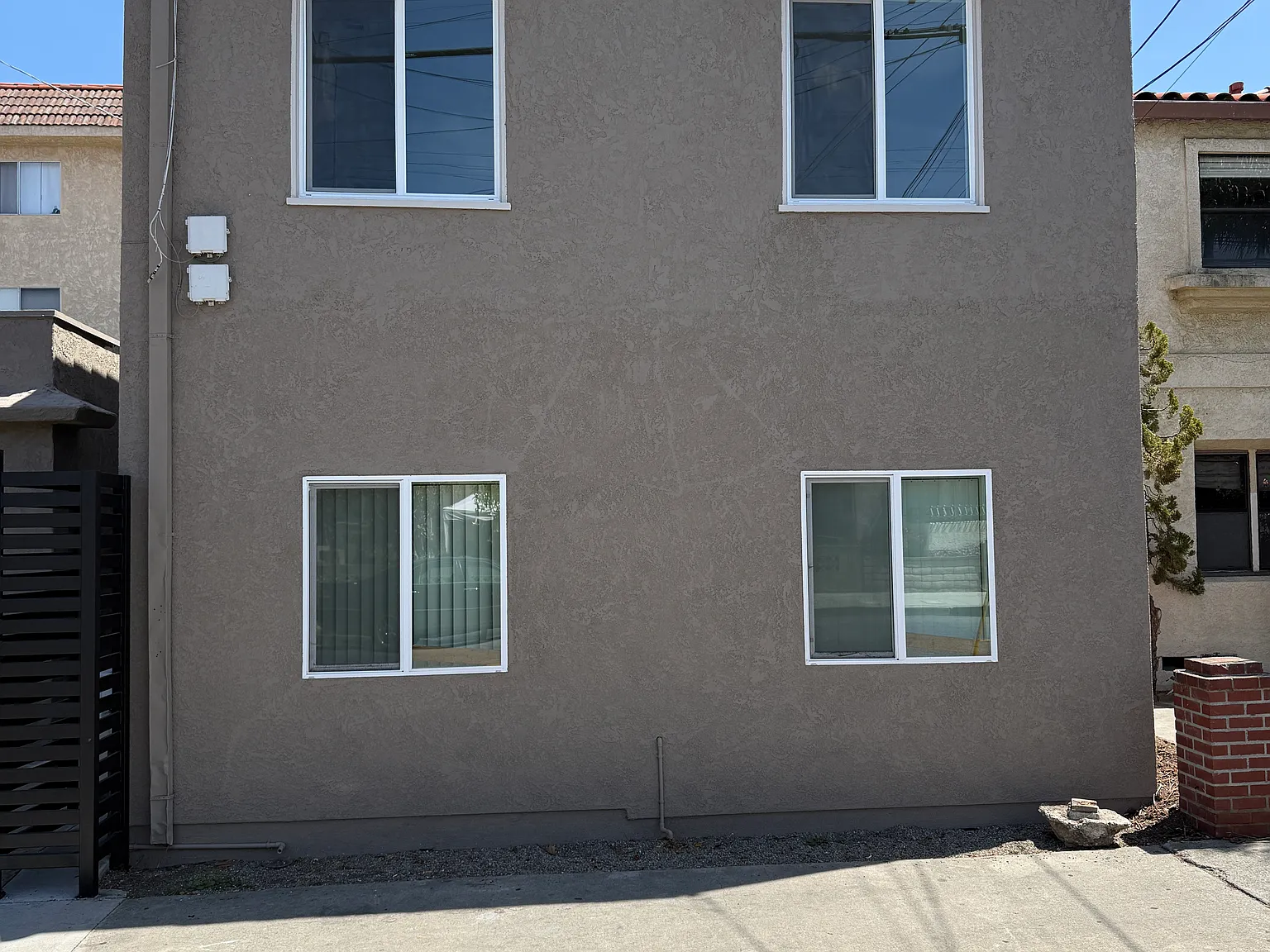 3 bed, 1300 sqft, $3,100 — Photo 2