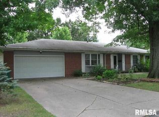 132 Kurlene Dr, Macomb, IL 61455