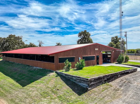 9739 E Us Highway 82, Whitesboro, TX 76273