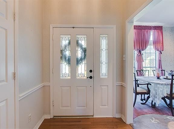 3rd image of 2224 Pine Thicket Ln
