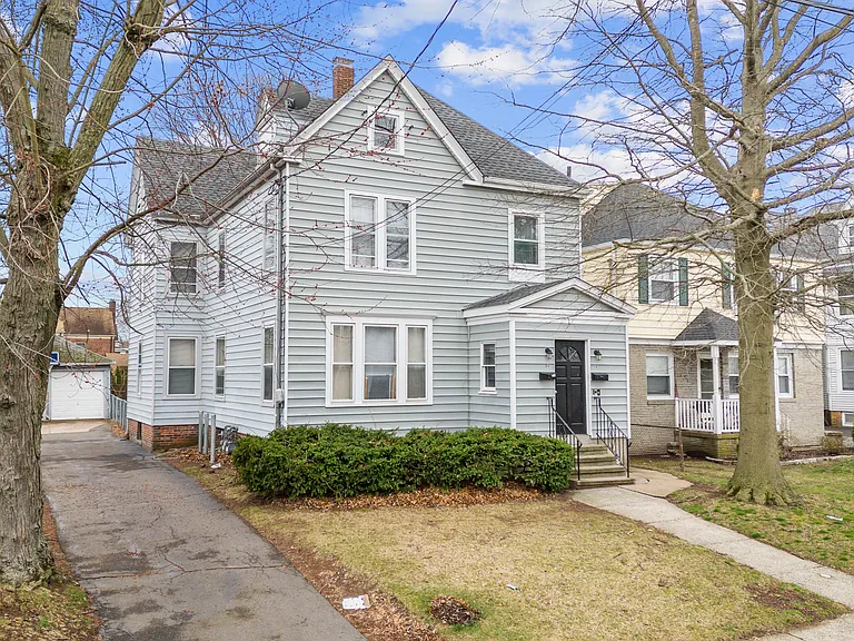 66 Richards Pl #2B — Photo 1