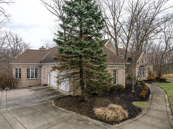 3rd image of 733 Gallant Fox Ln
