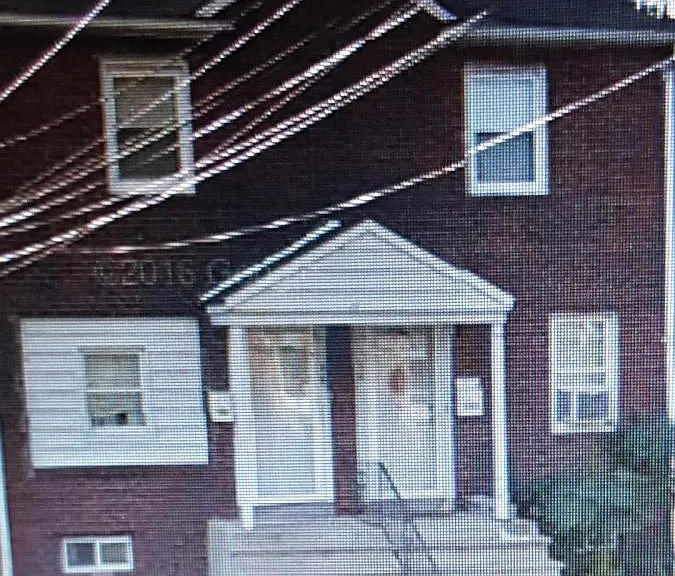 34 Dupont Pl — Photo 1
