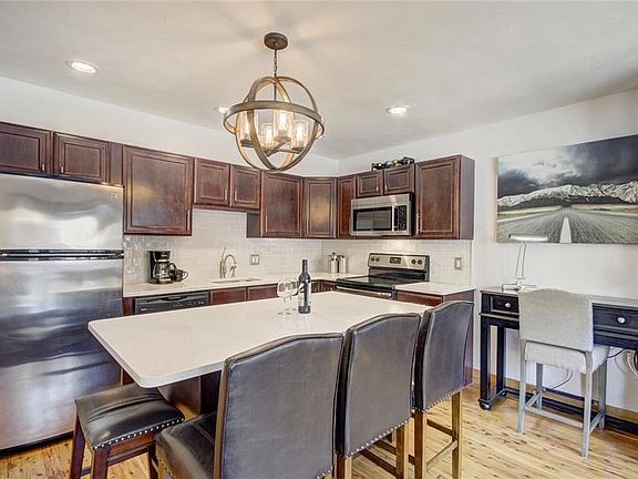 4th image of 600 S Park Ave #103