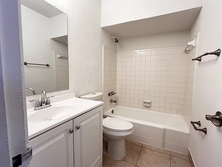 4529 NE 21st Ave #3 — Photo 7