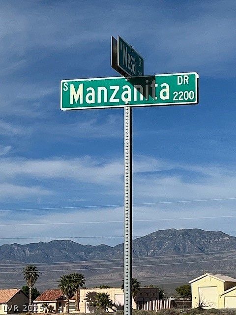 1st image of 2221 Manzanita Dr