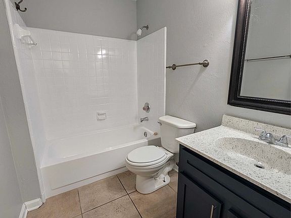 5th image of 2093 Continental Ave