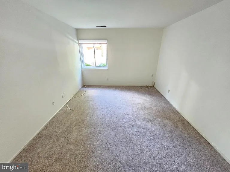 HOUSE-101 19323rd Clb #101 — Photo 15
