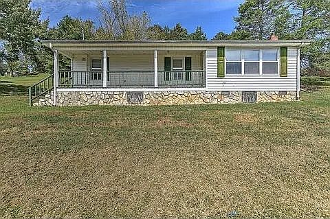 1st image of 202 Valley View Dr