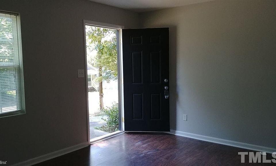 2nd image of 1123 Gurley St #A