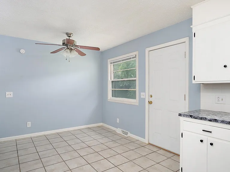 1010 W Lakewood St — Photo 10