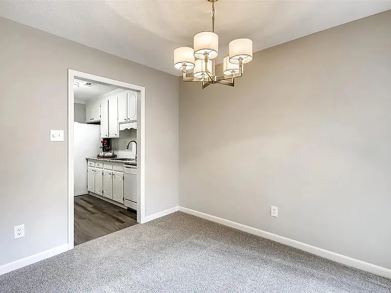 224 Clancy Cir — Photo 7