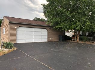1183 Sunset Dr, East Peoria, IL 61611