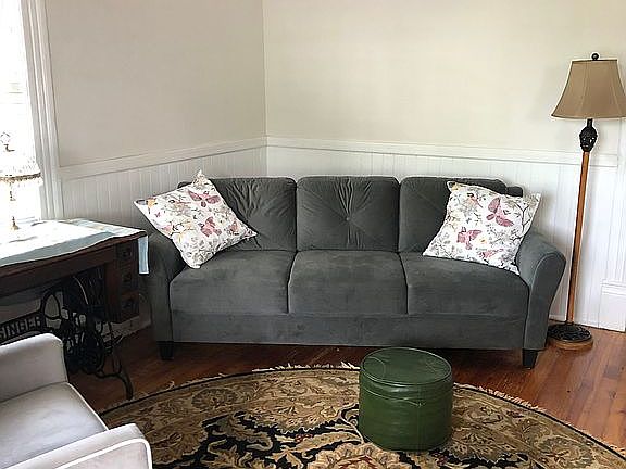3rd image of 106 Willow St