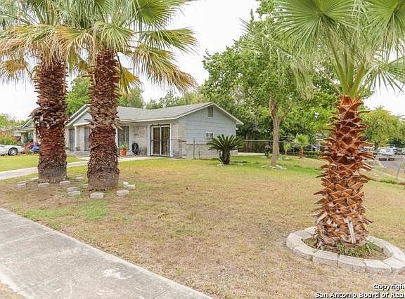 3rd image of 4922 Waycross Ln