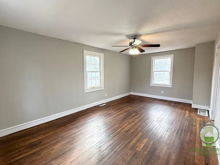 403 Tampa St — Photo 3