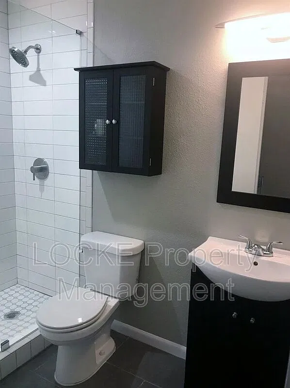 2 bed, 2.0 bath, 1200 sqft, $2,000 — Photo 4
