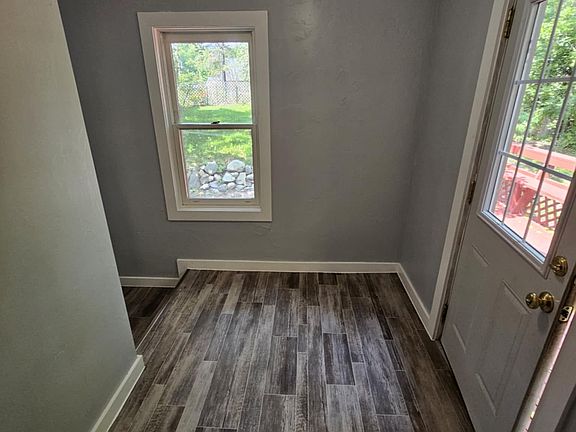 3rd image of 107 Spruce St