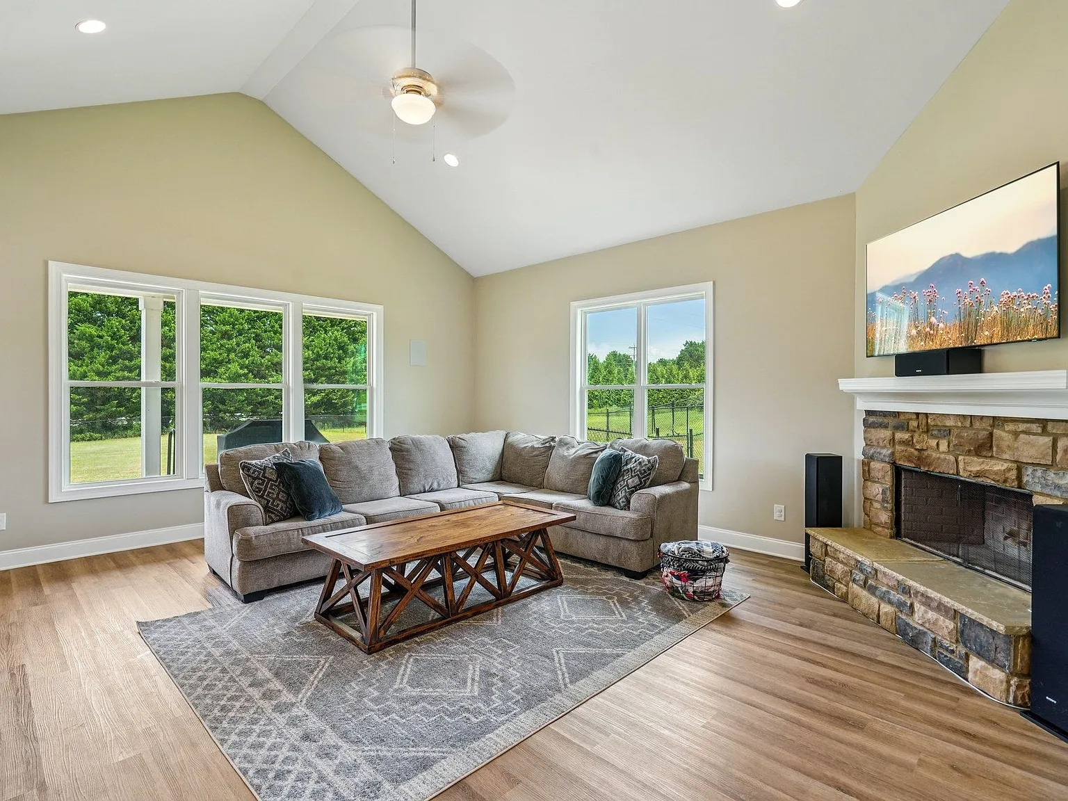 3 bed, 2.5 bath, 1805 sqft, $2,950 — Photo 4