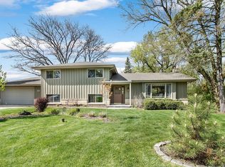 2180 Sunset Dr, Inverness, IL 60067