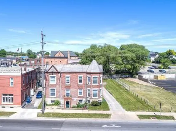 10 N Lake St, Aurora, IL 60506