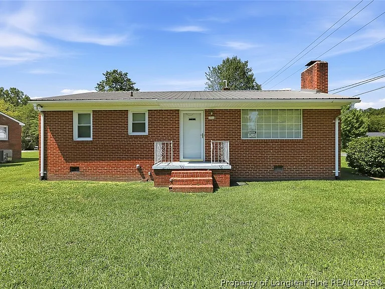 2902 Cornell Dr — Photo 1