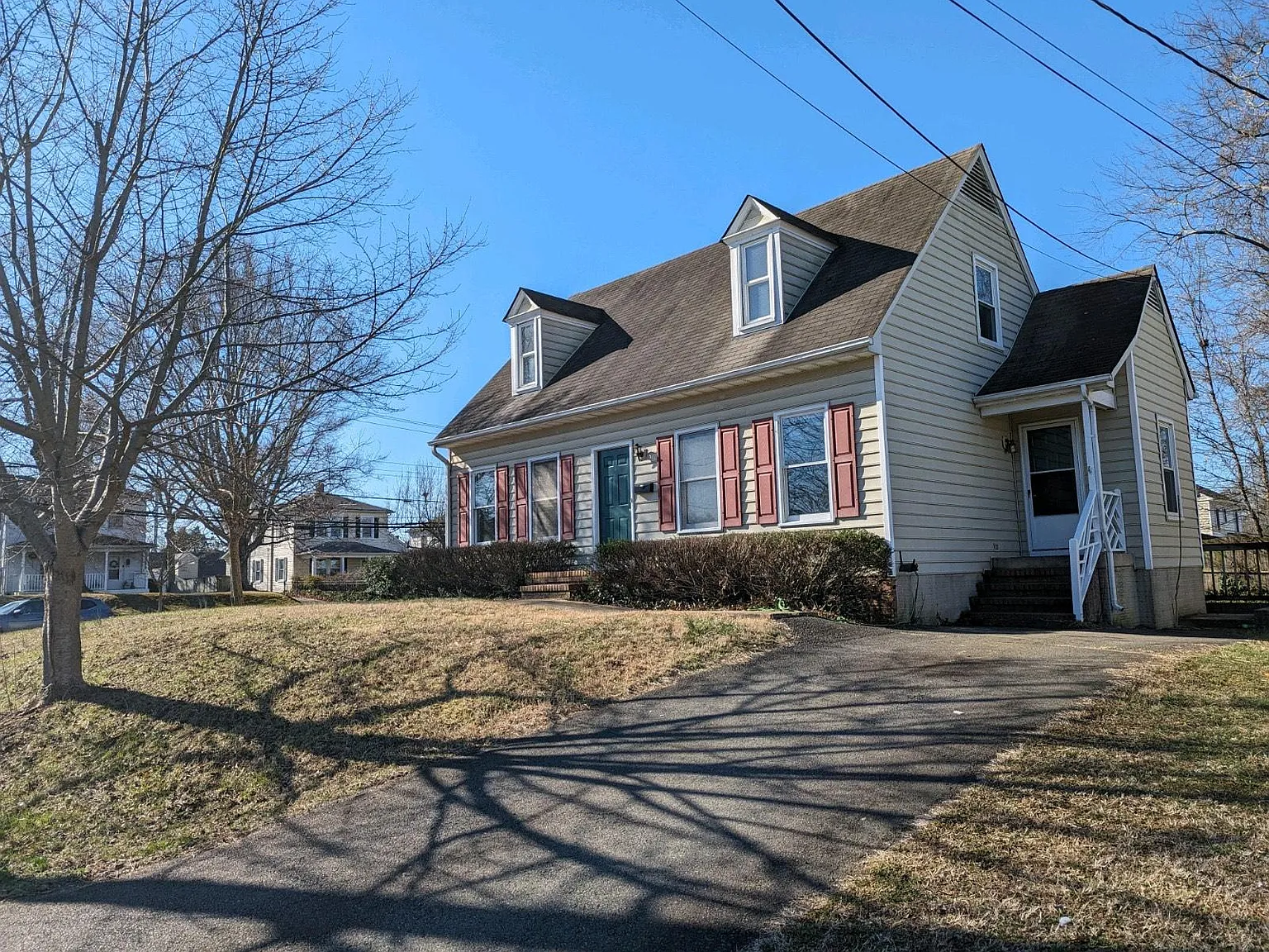 1002 Stafford Ave — Photo 1