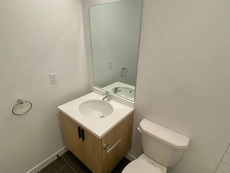 104 Howe St — Photo 119