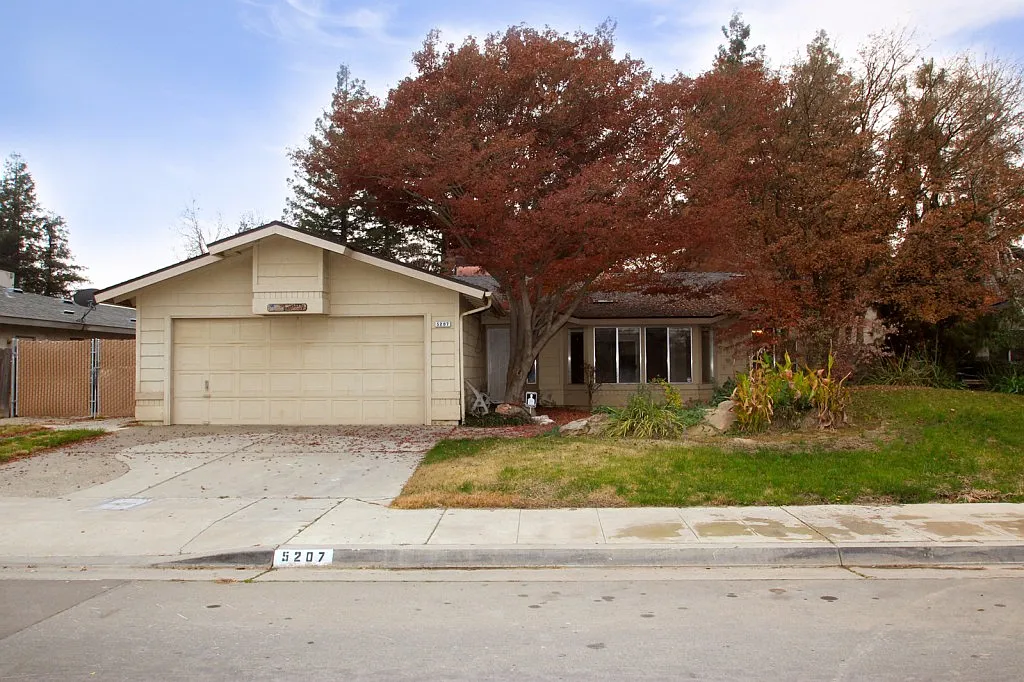 5207 W Buckingham Way photo 1