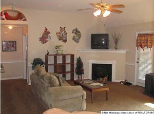 7180 Lucia Ln, Walls, MS 38680