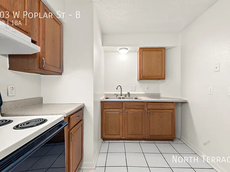 Poplar Place — Photo 29