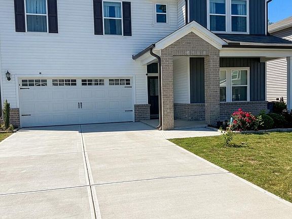 2nd image of 165 Squirrel Oaks Ln
