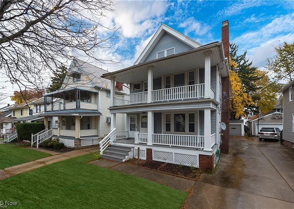 1st image of 1555 Larchmont Ave